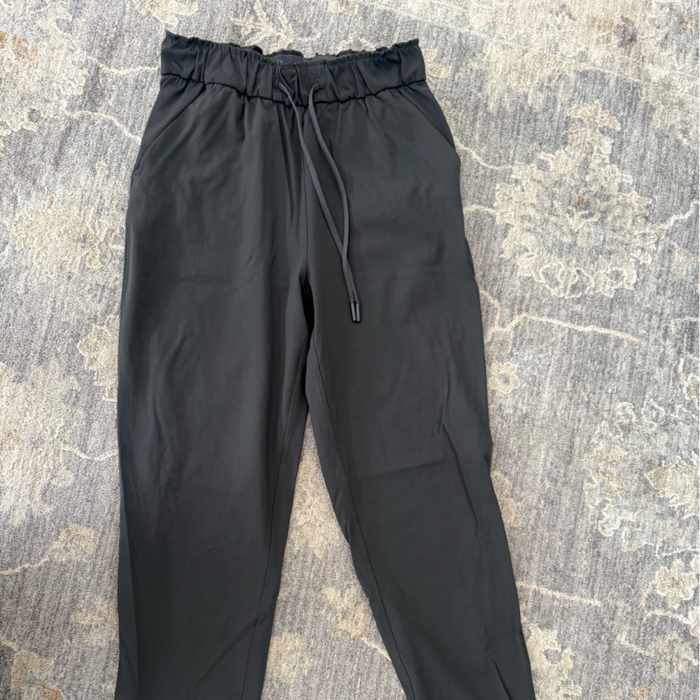 lululemon athletica Black Track Pants Size 6
